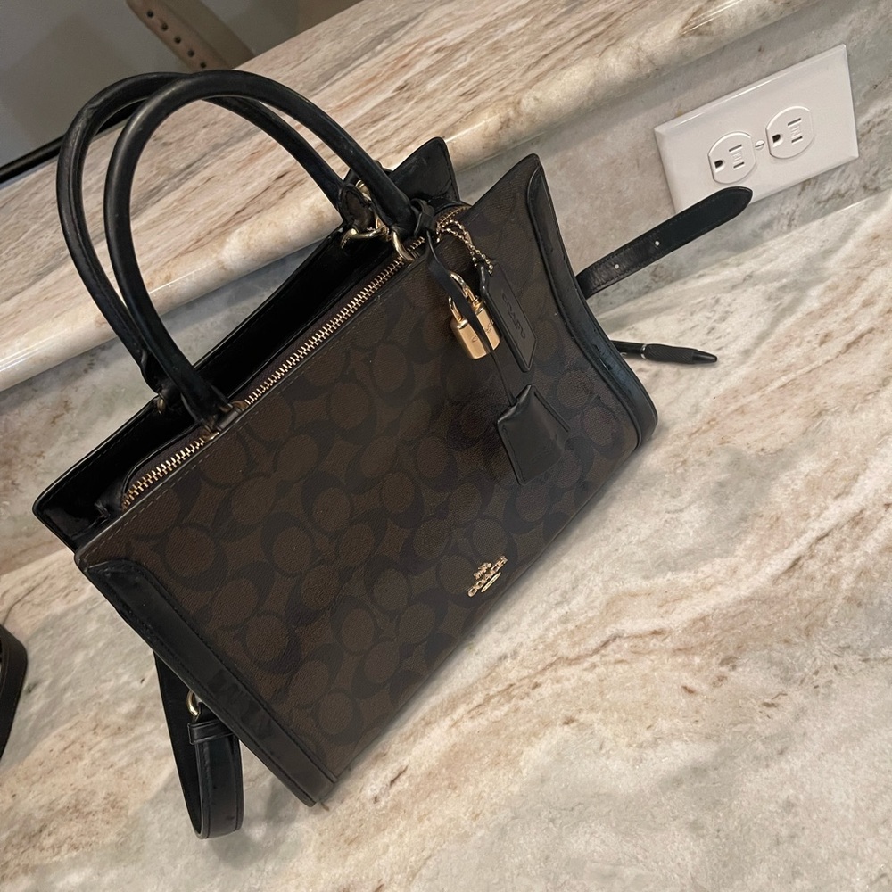 Zoe Carryall Coach authentic bag
